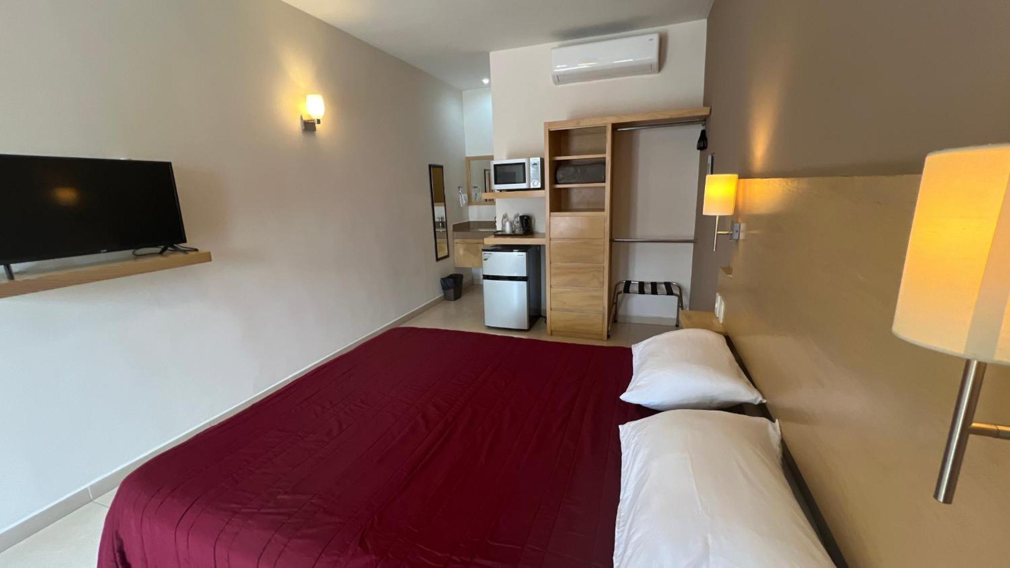 Nova Hotel Кадерейта-Хименес Экстерьер фото