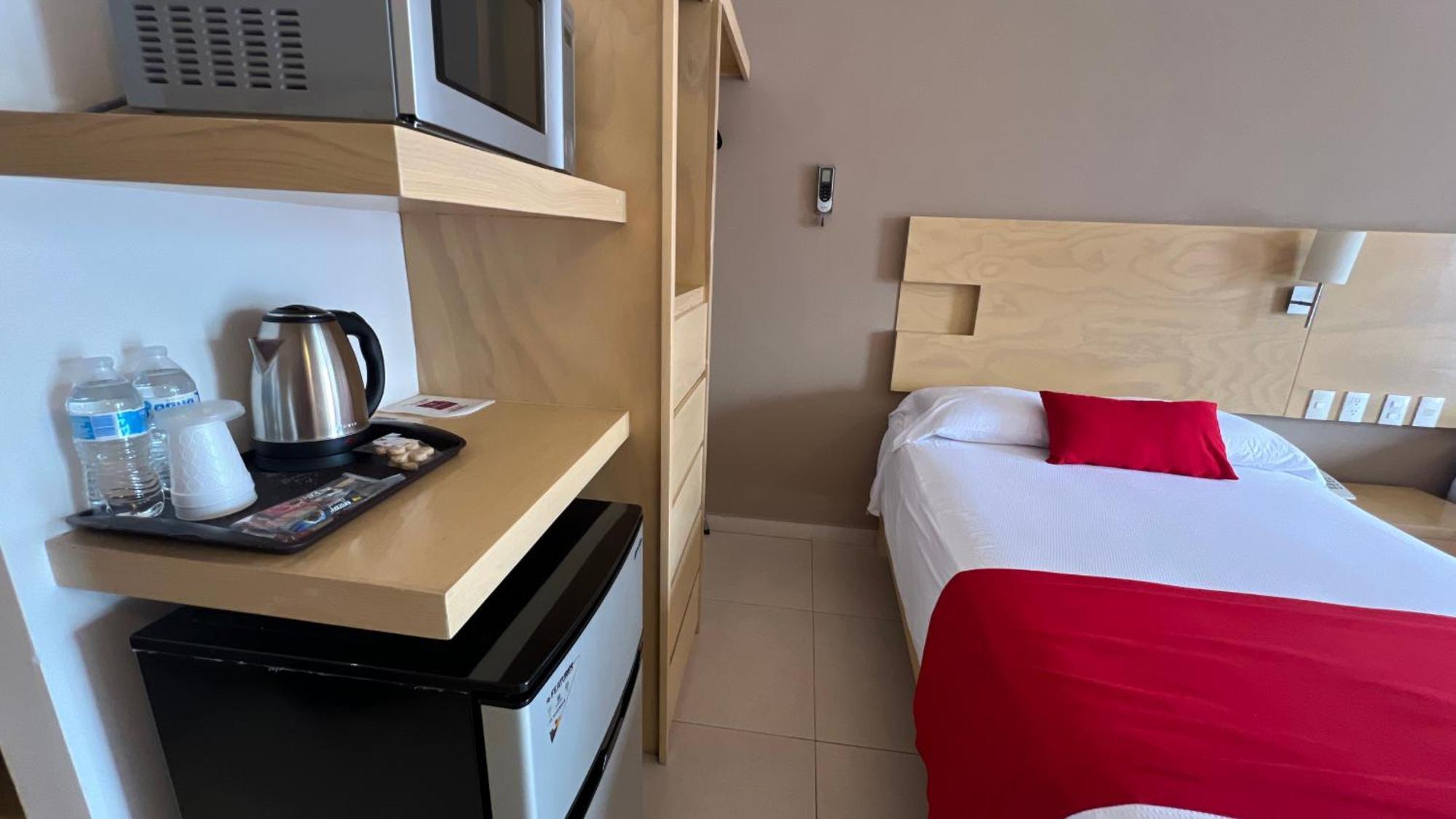 Nova Hotel Кадерейта-Хименес Экстерьер фото