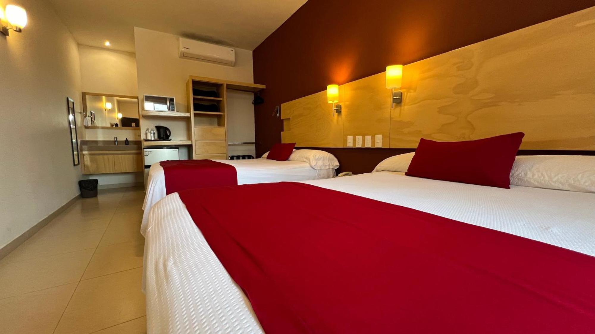 Nova Hotel Кадерейта-Хименес Экстерьер фото