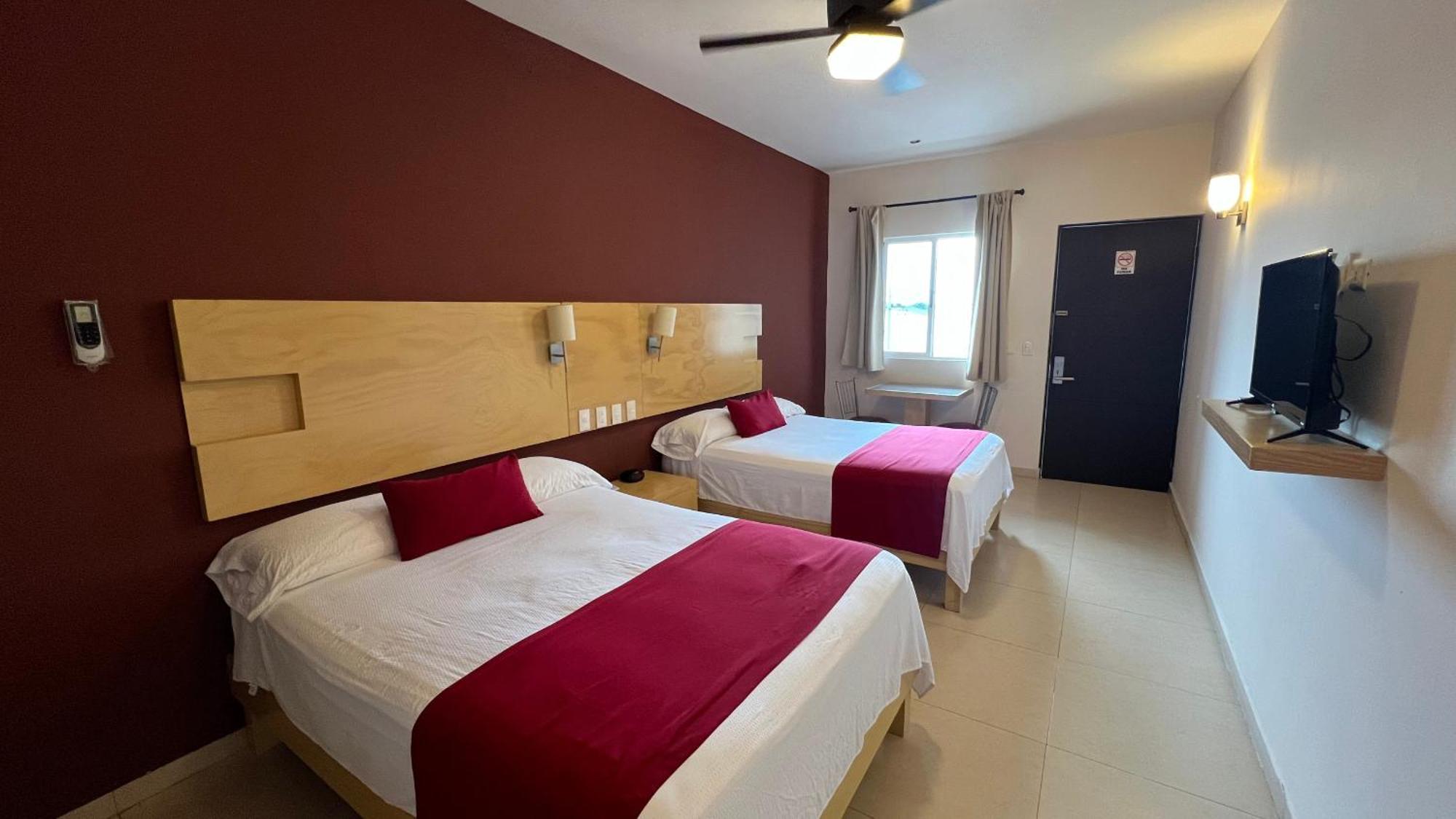 Nova Hotel Кадерейта-Хименес Экстерьер фото