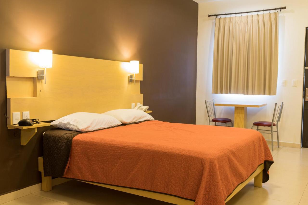 Nova Hotel Кадерейта-Хименес Экстерьер фото